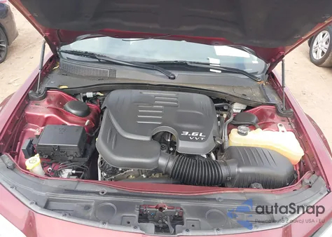 2015 Chrysler 300C z USA, uszkodzony, nr VIN 2C3CCAEGXFH893741